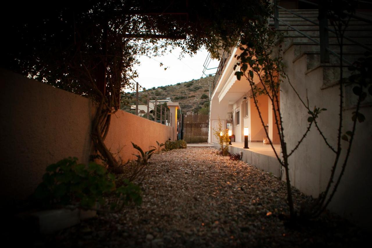 House On The Beach Salamís Exterior foto