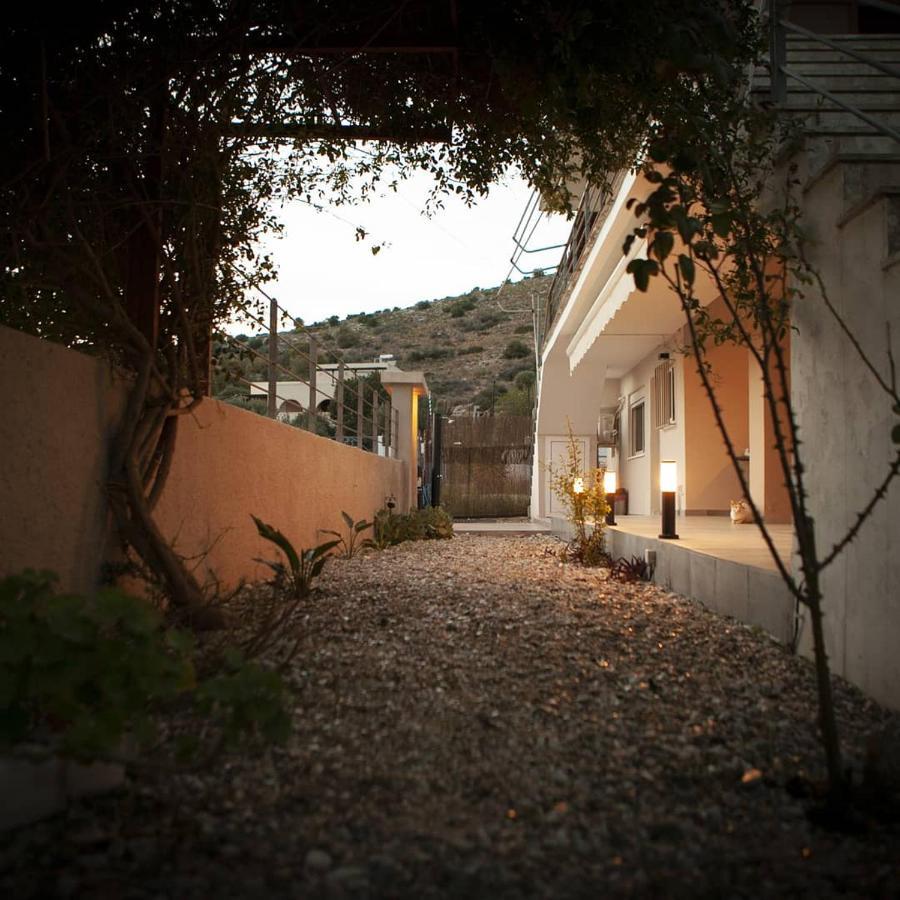 House On The Beach Salamís Exterior foto